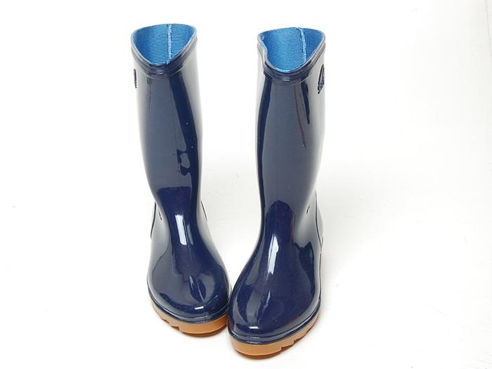 2.5 cm of synthetic rubber shoes